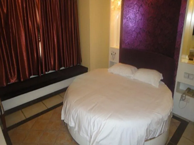 Home Inn Dadonghai Luhuitou Square Branch Sanya Hotel