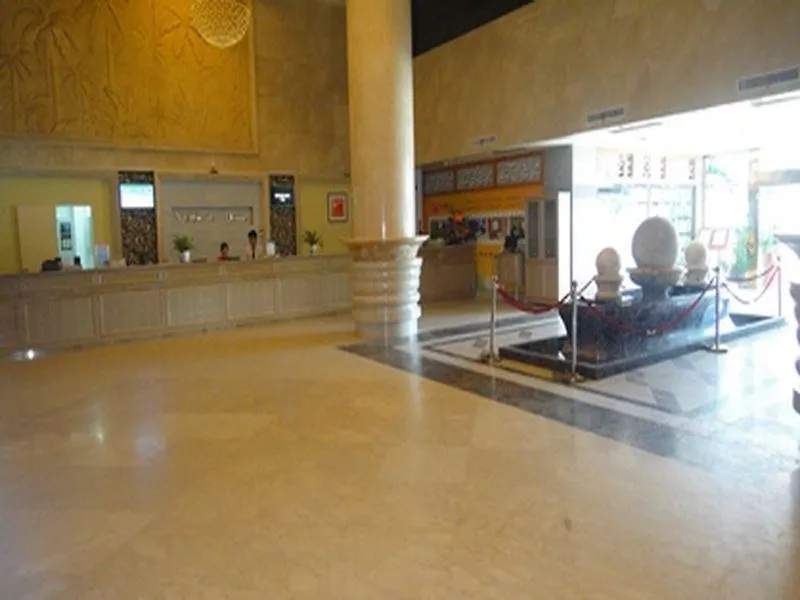 Home Inn Dadonghai Luhuitou Square Branch 三亚 2*,  中国